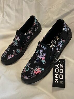 NWT Zoo York Black Slip-On Sneakers with Vibrant Tropical Print